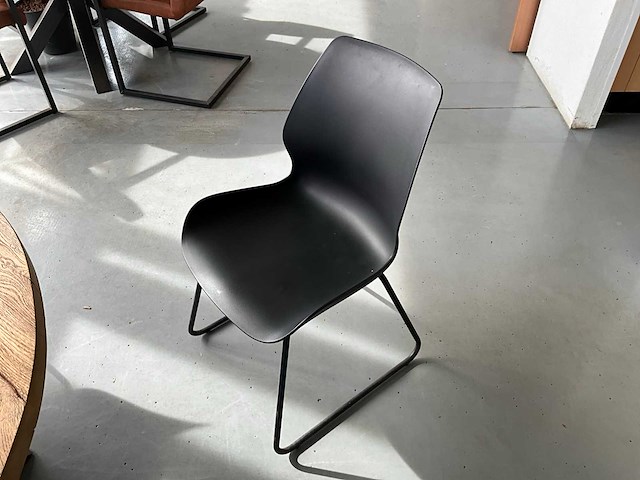 Ronde tafel met stoelen (2x) - afbeelding 5 van  7