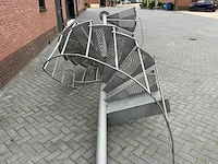 Ronde vaste trap - afbeelding 6 van  6