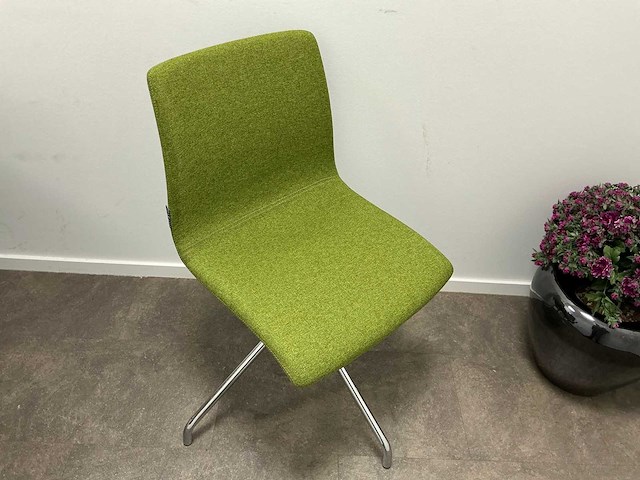 Ronde vergadertafel met 4 vergaderstoelen - afbeelding 4 van  8