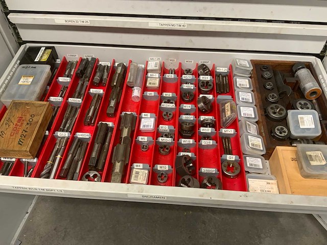 Ronis werkkast met inhoud - afbeelding 5 van  16