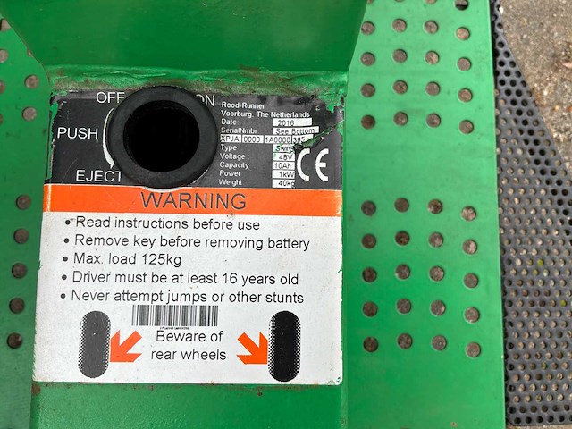 Rood runner swing elektrische driewieler - afbeelding 8 van  26