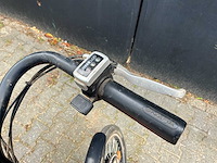 Rood runner swing elektrische driewieler - afbeelding 26 van  26