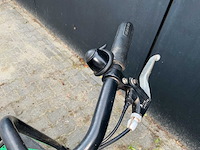 Rood runner swing elektrische driewieler - afbeelding 11 van  25
