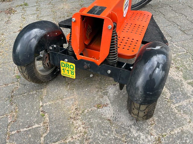 Rood runner swing elektrische driewieler - afbeelding 21 van  25
