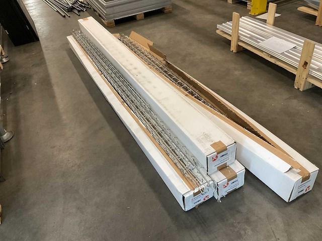 Roofsupport by conduct rsc65100-12m partij draadgoten - afbeelding 1 van  2