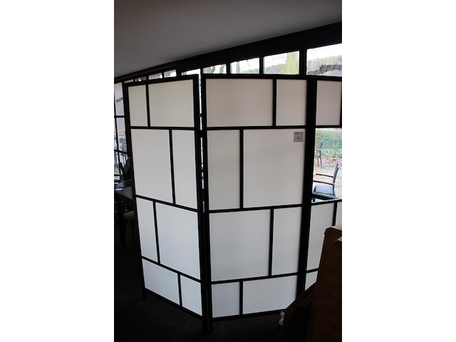 Roomdivider met doorgeefluik. 3-delig. afmeting ca. 210 x 180 cm. - afbeelding 3 van  3