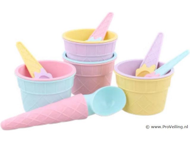 Roomijs bekers met ijs schep - afbeelding 2 van  2