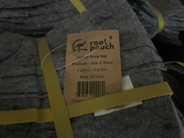 Root pouch charcoal squat 3,8l kweekzak (4500x) - afbeelding 3 van  4