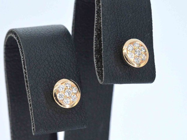 Rosé gouden oorbellen met diamanten - afbeelding 6 van  11