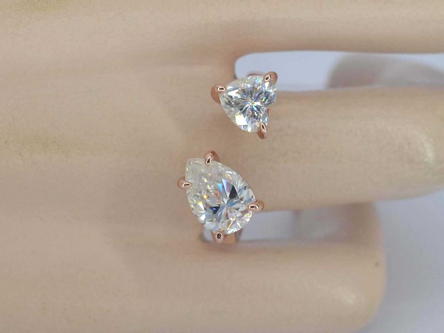 Rosé zilveren ring met hartvormige en ovale stenen - afbeelding 3 van  10