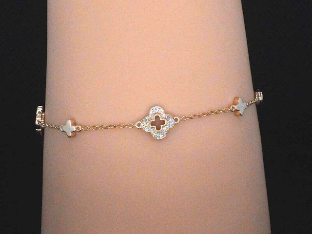 Rosegouden armband in klaver vier vorm met diamanten - afbeelding 2 van  5