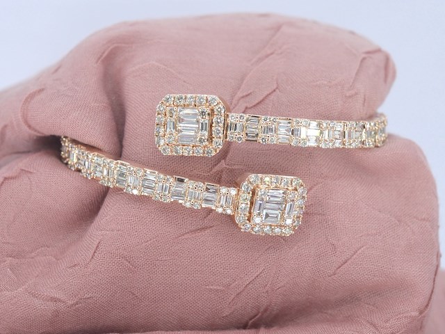 Rosegouden armband met diamanten - afbeelding 1 van  12