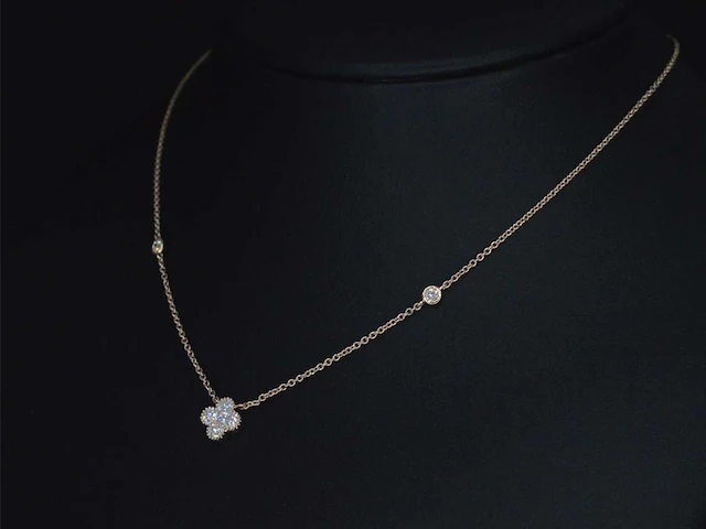 Rosegouden collier klavervier diamant - afbeelding 4 van  8