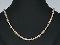 Rosegouden collier met 107 briljant geslepen diamanten