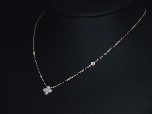 Rosegouden collier met diamanten hangers klaver vier - afbeelding 4 van  9