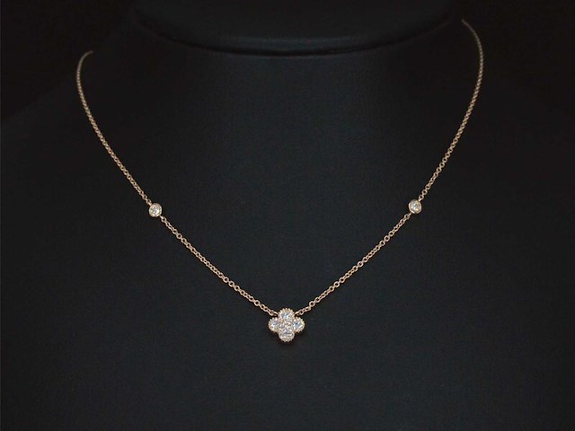 Rosegouden collier met diamanten hangers klaver vier - afbeelding 2 van  9
