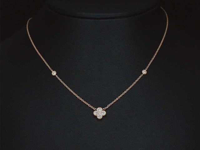 Rosegouden collier met diamanten klaver hanger - afbeelding 2 van  7