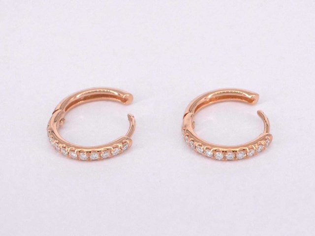 Rosegouden creolen met diamanten - afbeelding 7 van  9