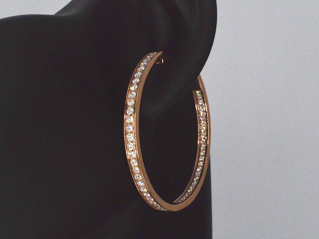 Rosegouden creolen met diamanten - afbeelding 4 van  10