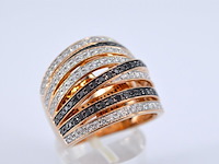 Rosegouden design ring met witte en zwarte briljanten diamanten - afbeelding 6 van  10