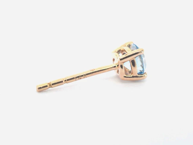 Roségouden oorbellen blauwe diamant - afbeelding 6 van  7