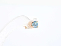 Rosegouden oorbellen diamant blauw - afbeelding 5 van  7