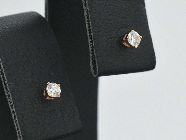 Rosegouden oorbellen met diamant - afbeelding 7 van  11