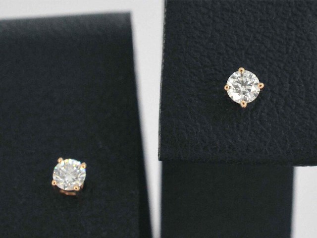Rosegouden oorbellen met diamant - afbeelding 1 van  10