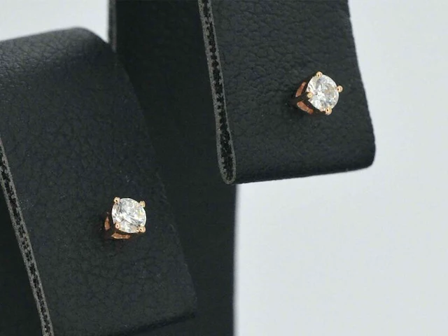 Rosegouden oorbellen met diamant - afbeelding 7 van  12