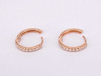 Rosegouden oorbellen met diamanten - afbeelding 7 van  9