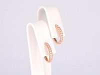 Rosegouden oorbellen met diamanten - afbeelding 5 van  10