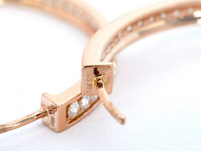 Rosegouden oorbellen met diamanten - afbeelding 9 van  10