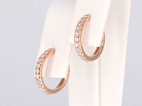 Rosegouden oorbellen met diamanten