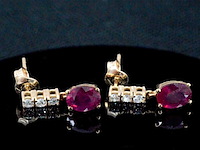 Rosegouden oorbellen met robijnen en diamanten - afbeelding 5 van  6