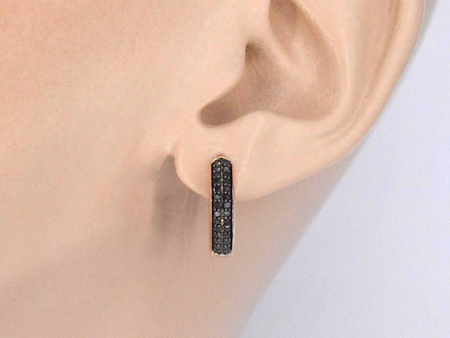 Rosegouden oorbellen met zwarte diamant - afbeelding 3 van  10