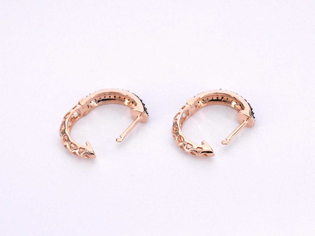 Rosegouden oorbellen met zwarte diamant - afbeelding 8 van  10