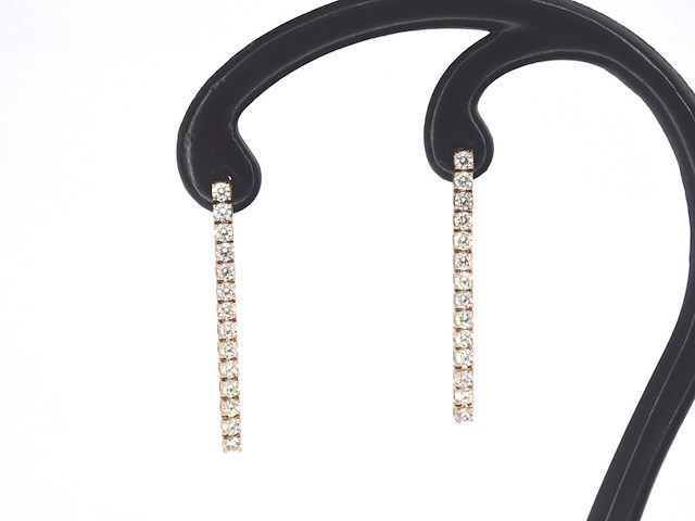 Rosegouden oorhangers met natuurlijke diamanten - afbeelding 2 van  9