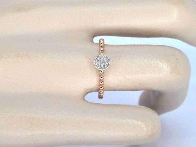 Rosegouden ring met centraal een rondje vol gezet met diamanten - afbeelding 2 van  9