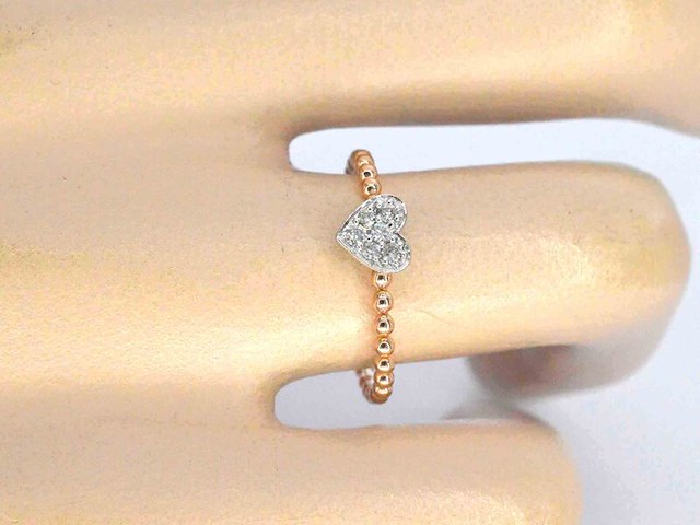Rosegouden ring met een hartje vol gezet met diamanten - afbeelding 3 van  10