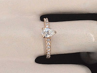 Rosegouden ring met een peer geslepen diamant - afbeelding 2 van  11