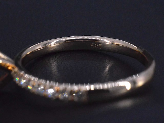 Rosegouden ring met een peer geslepen diamant - afbeelding 3 van  11