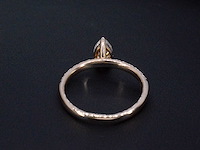 Rosegouden ring met een peer geslepen diamant - afbeelding 10 van  11