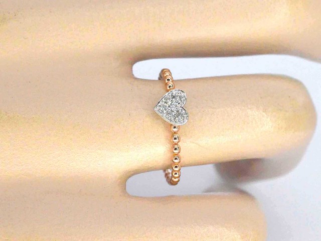 Rosegouden ring met hartje volledig gezet met diamanten - afbeelding 2 van  9