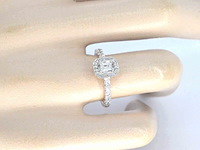 Rosegouden ring met natuurlijke baguette en briljant geslepen diamanten - afbeelding 2 van  8