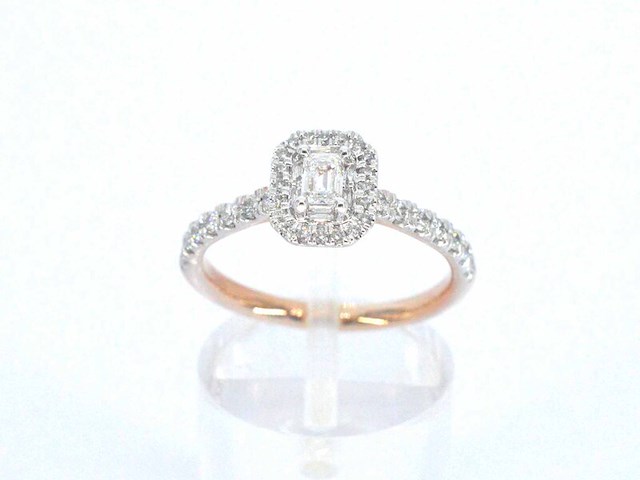 Rosegouden ring met natuurlijke baguette en briljant geslepen diamanten - afbeelding 5 van  8