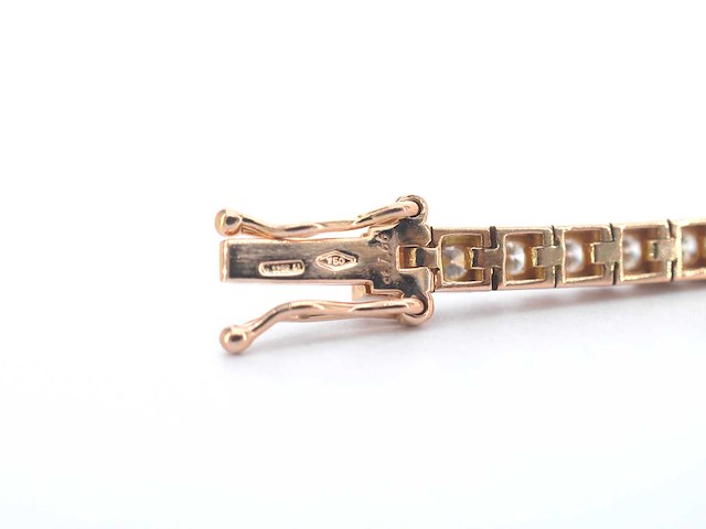Rosegouden tennisarmband met briljant geslepen diamant - afbeelding 4 van  7
