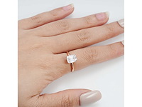 Rosékleurige ring met rechthoekige steen - afbeelding 2 van  7