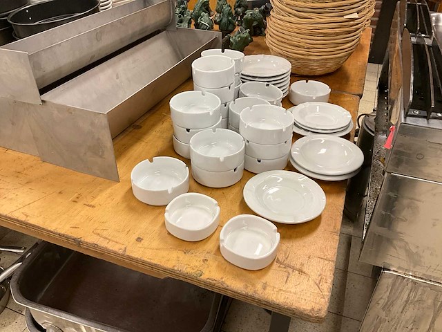 Rosenthal & mosa partij porseleinen asbakken (38x) - afbeelding 1 van  7