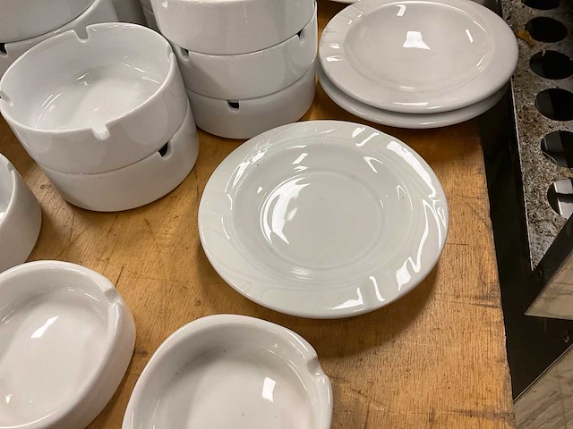 Rosenthal & mosa partij porseleinen asbakken (38x) - afbeelding 4 van  7