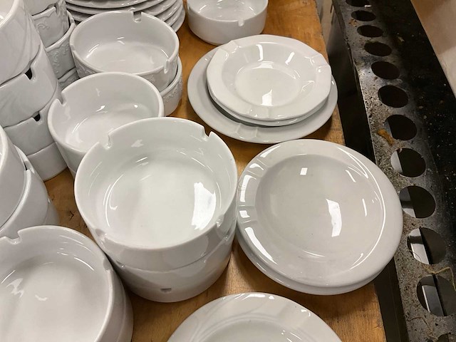 Rosenthal & mosa partij porseleinen asbakken (38x) - afbeelding 5 van  7